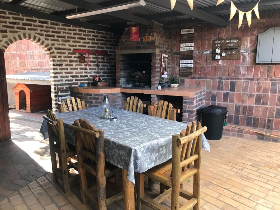 4 Bedroom Property for Sale in Die Rand Northern Cape